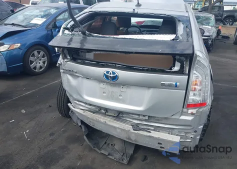 2015 Toyota Prius Plug-In z USA, uszkodzony, nr VIN JTDKN3DP9F3065908